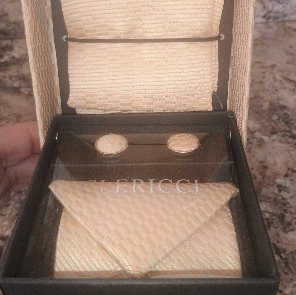 CLERICCI MENS GIFT SET TIE HANKIE & CUFF LINK DESIGNER BOX. - Picture 4 of 6